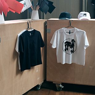 follow the (black) poodle - merch 